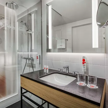 Intercityhotel Amsterdam Schiphol Airport Отель 4*