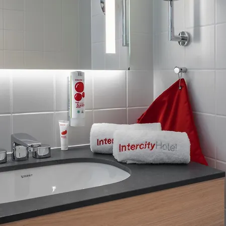 Intercityhotel Amsterdam Schiphol Airport 4* Хоофддорп