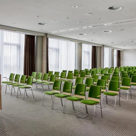 Отель Intercityhotel Amsterdam Schiphol Airport 4*