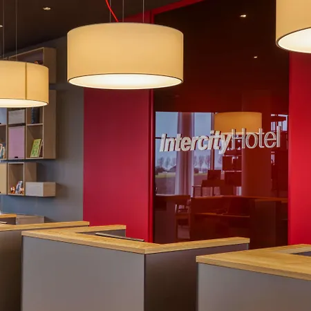 Отель Intercityhotel Amsterdam Schiphol Airport 4*