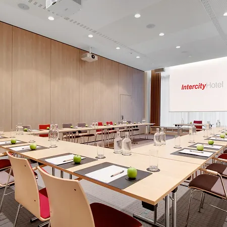 Intercityhotel Amsterdam Schiphol Airport 4*