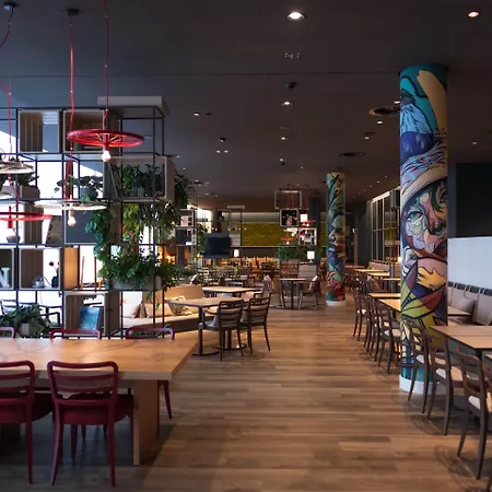Intercityhotel Amsterdam Schiphol Airport 4* Хоофддорп