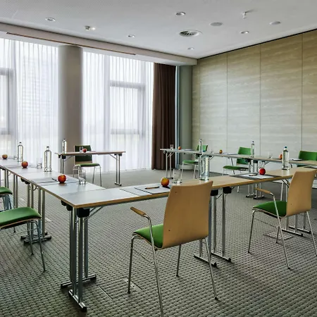 Intercityhotel Amsterdam Schiphol Airport 4*