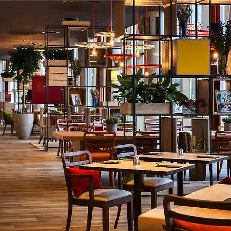 Intercityhotel Amsterdam Schiphol Airport 4*