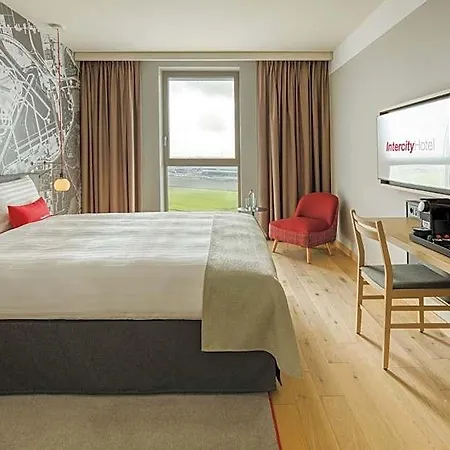 Intercityhotel Amsterdam Schiphol Airport 4*