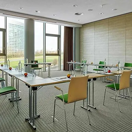 מלון Intercityhotel Amsterdam Schiphol Airport הופדורפ