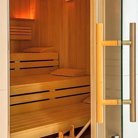 Intercityhotel Amsterdam Schiphol Airport Hotel