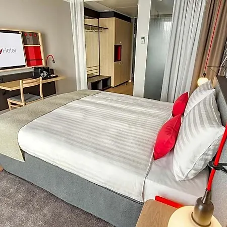 Intercityhotel Amsterdam Schiphol Airport מלון 4*