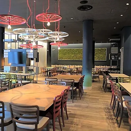 Intercityhotel Amsterdam Schiphol Airport הופדורפ