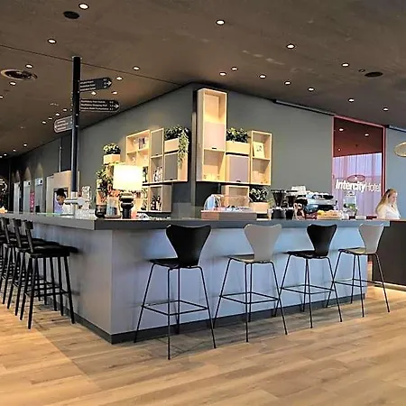 Intercityhotel Amsterdam Schiphol Airport הופדורפ