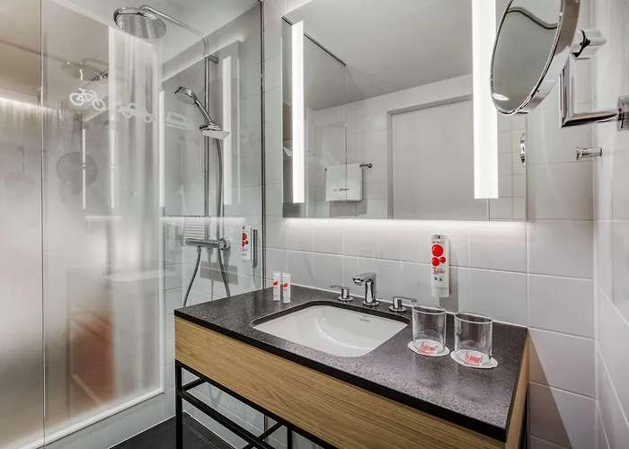 Intercityhotel Amsterdam Airport Hotel 4*