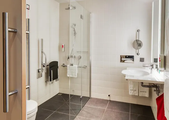 Intercityhotel Amsterdam Schiphol Airport 호텔 호프트도프