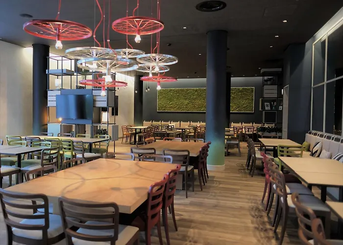 Intercityhotel Amsterdam Airport Hotel 4*