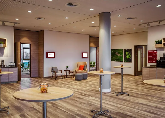 Intercityhotel Amsterdam Schiphol Airport 호텔 4*