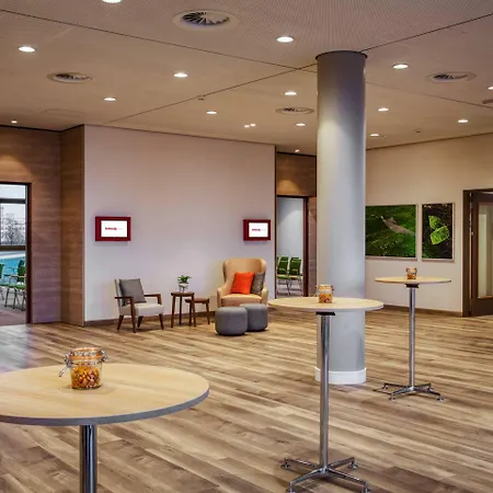 Intercityhotel Amsterdam Schiphol Airport 호텔 4*
