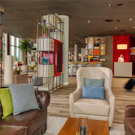 Intercityhotel Amsterdam Schiphol Airport 호텔 4*