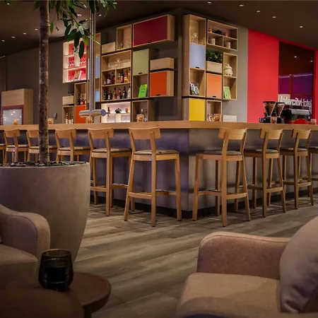 Intercityhotel Amsterdam Schiphol Airport 4*